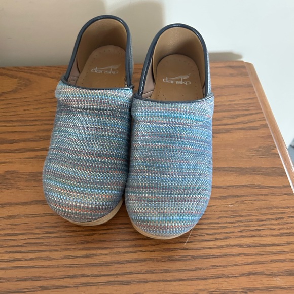 Like New Woman’s Dansko Vegan Multicolor Striped Woven Jute Clogs Size 36 5.5-6 - Picture 1 of 4